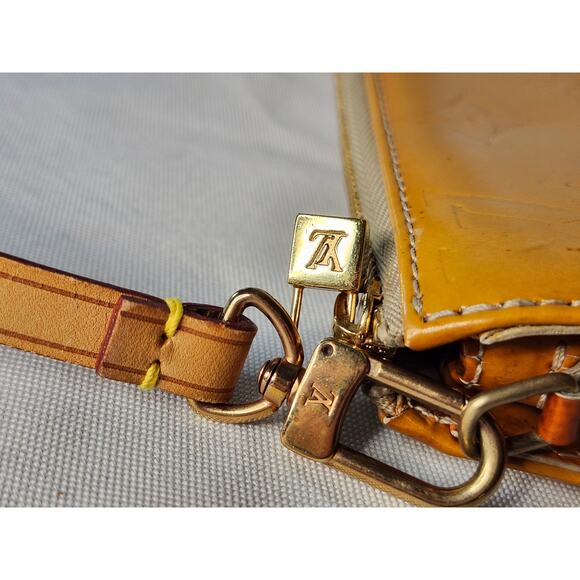 Louis Vuitton Yellow Lexington Pochette Vernis Patent Leather Shoulder Bag - Picture 8 of 15